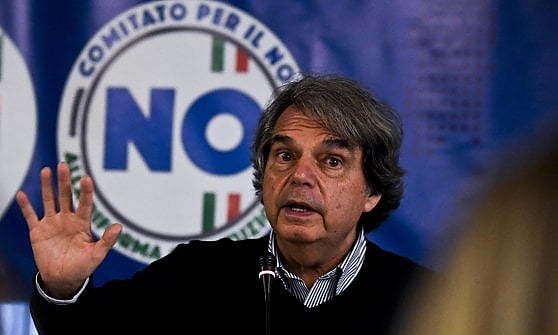 Referendum, Palazzo Chigi: nessun rinvio. Da Salvini al M5S: "Contrari, hanno paura"