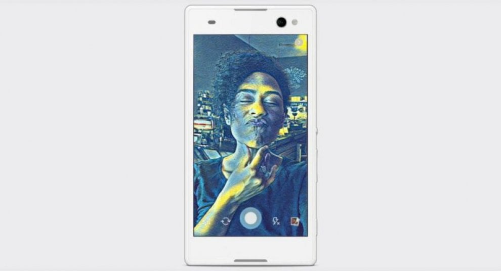 La nuova fotocamera di Facebook