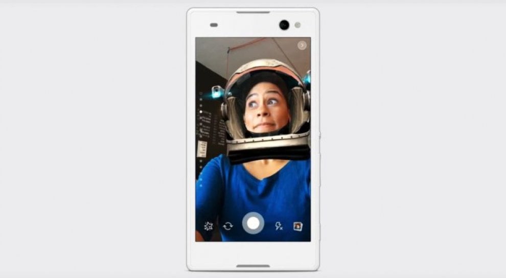 La nuova fotocamera di Facebook
