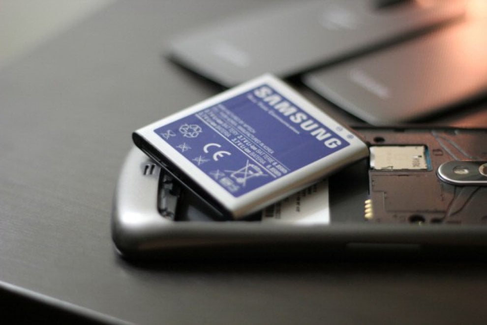 Dal touchscreen alla batteria: come pulire il telefonino