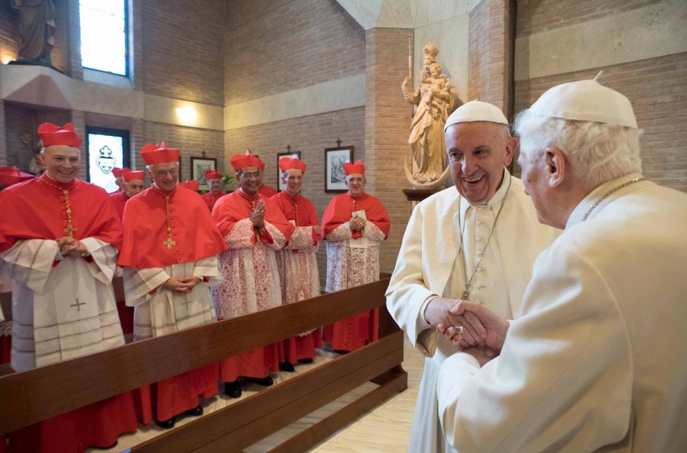 Concistoro Per I Nuovi Cardinali La Benedizione Dei Due Papi