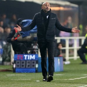 Roma, Spalletti: "Uomini deboli, destini deboli. Ora fuori il carattere"