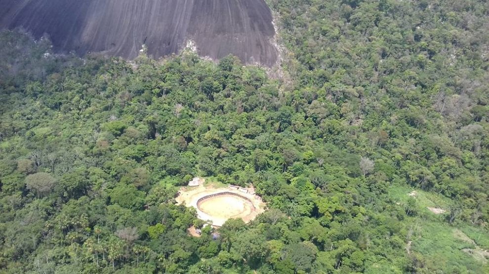Nuove foto di una tribù amazzonica incontaminata