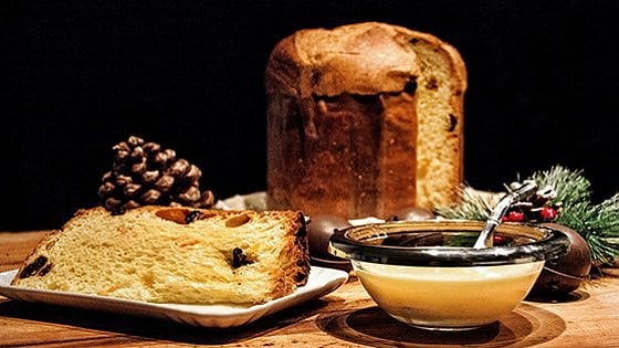 Il mascarpone sposa la crema inglese e fa festa con il panettone