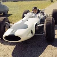 Livrea #33, ispirata alla Ferrari 158 F1 del 1964