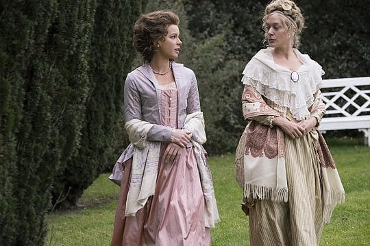 'Amori e inganni', ragazze andate a lezione da Lady Susan