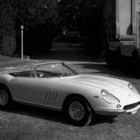 Livrea #39, ispirata alla Ferrari 275 GTS NART Spider del 1967