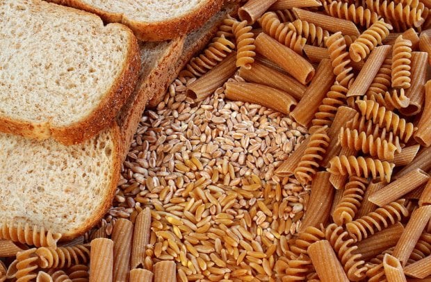 Dieta del sorriso: dal latte al peperoncino, gli alimenti che fanno bene alla bocca