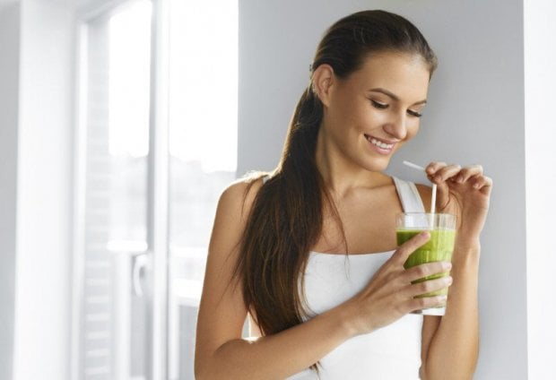 Dieta del sorriso: dal latte al peperoncino, gli alimenti che fanno bene alla bocca