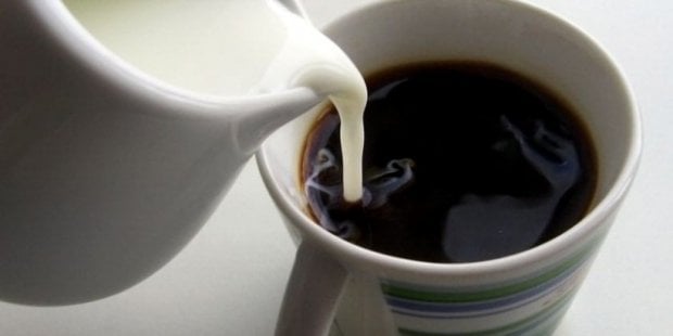 Dieta del sorriso: dal latte al peperoncino, gli alimenti che fanno bene alla bocca