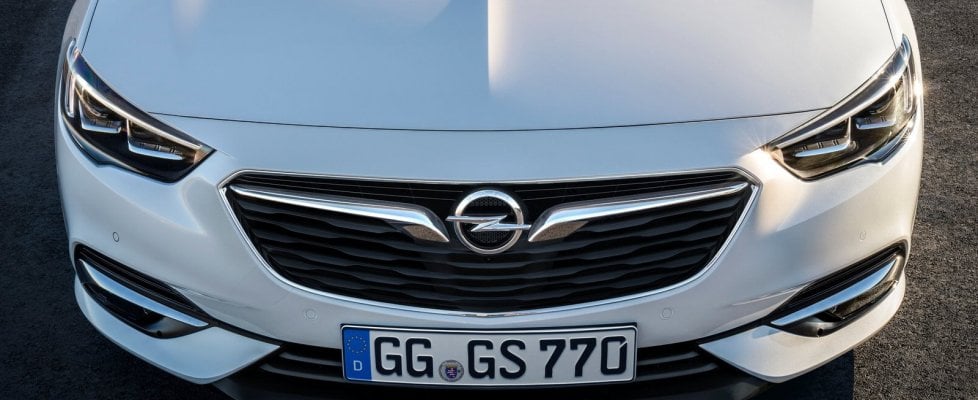 Fari anteriori IntelliLux LED, il debutto sulla nuova Insignia