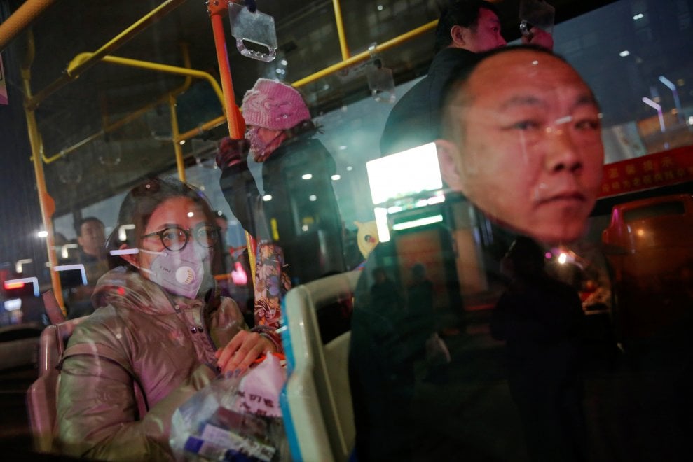 Cina, la provincia dell'Hebei avvolta nello smog. Le immagini da incubo