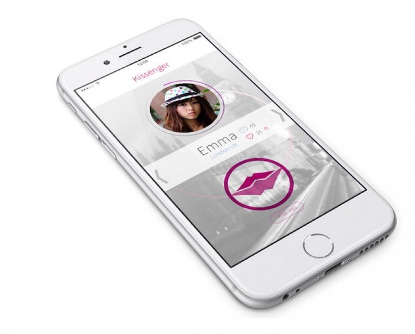 ''Baciami, via smartphone''