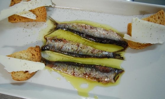 "Acciughe del Cantabrico" dal menu dell'Osteria Il Granaio ( foto di: pagina Facebook del ristorante)