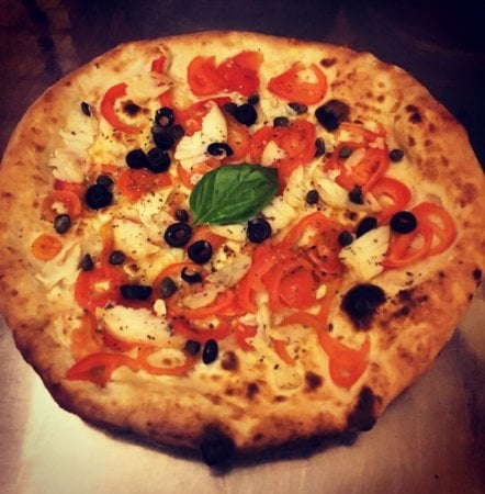 Pizza, la carica delle donne davanti al forno 