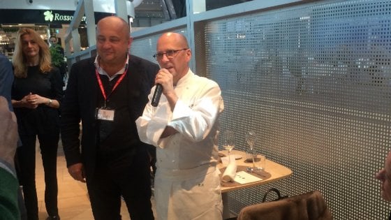 Heinz Beck durante la presentazione del suo "Attimi"