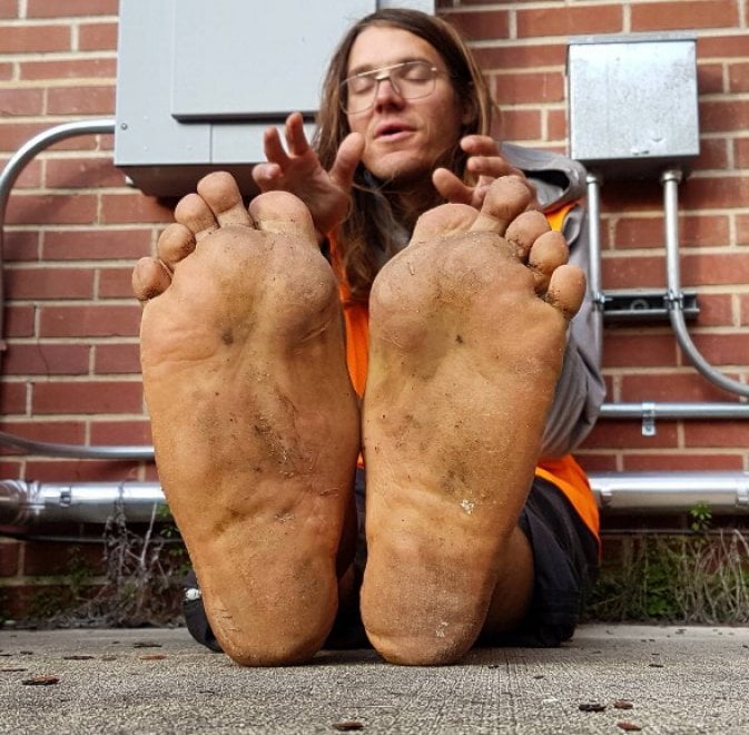 Usa, stava attraversando l'America a piedi nudi: ambientalista investito da un suv