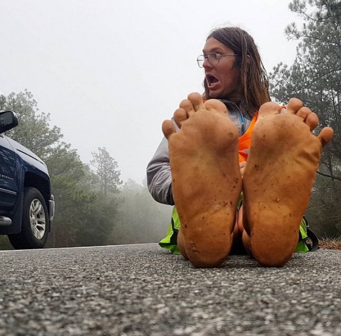 Usa, stava attraversando l'America a piedi nudi: ambientalista investito da un suv