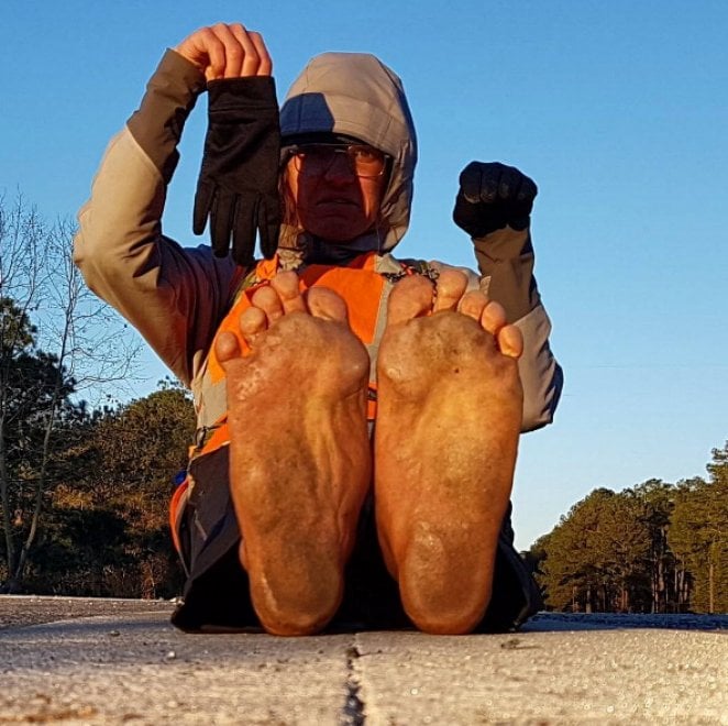 Usa, stava attraversando l'America a piedi nudi: ambientalista investito da un suv