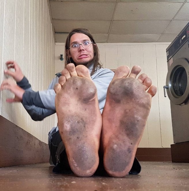 Usa, stava attraversando l'America a piedi nudi: ambientalista investito da un suv