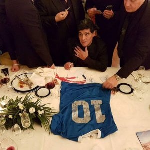 Maradona:: "Io, la droga, la camorra e il traditore Icardi"