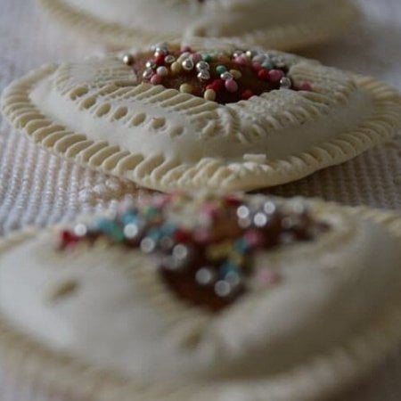 Dalla Gallura a Cagliari, la Sardegna raccontata da 15 dolci tradizionali