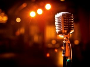 Adotta una canzone, la società Dante Alighieri: "Scegliete la vostra tra le 1600 del Festival"