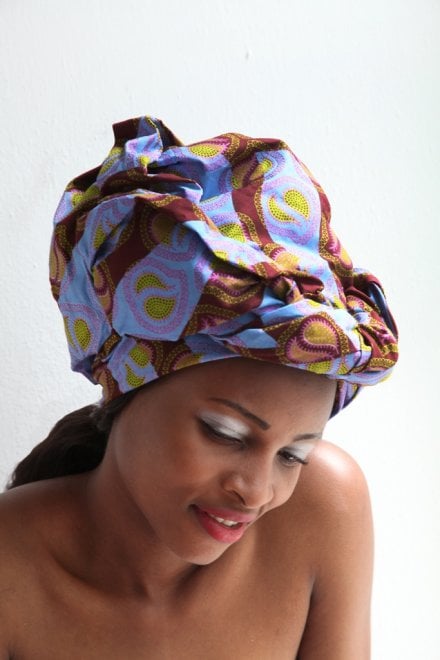 Un turbante africano dopo la chemio 