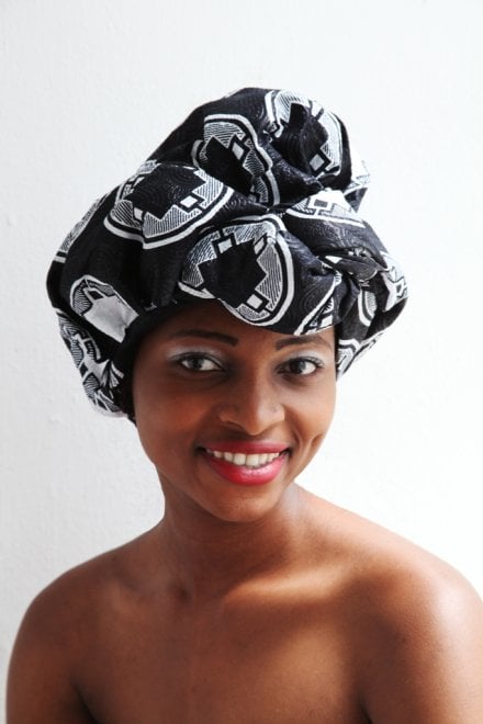 Un turbante africano dopo la chemio 