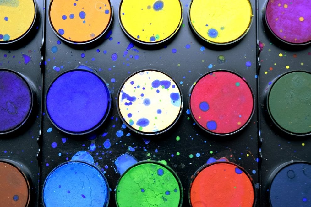 Trucco a Carnevale, le regole dei dermatologi per affrontare la festa in tutta sicurezza