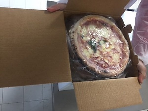 Una passeggiata nella fabbrica con il forno a legna 