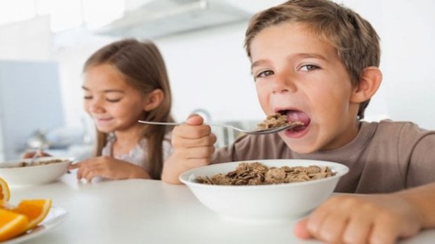 Disfagia, dalla postura all'alimentazione, le regole per prevenirla