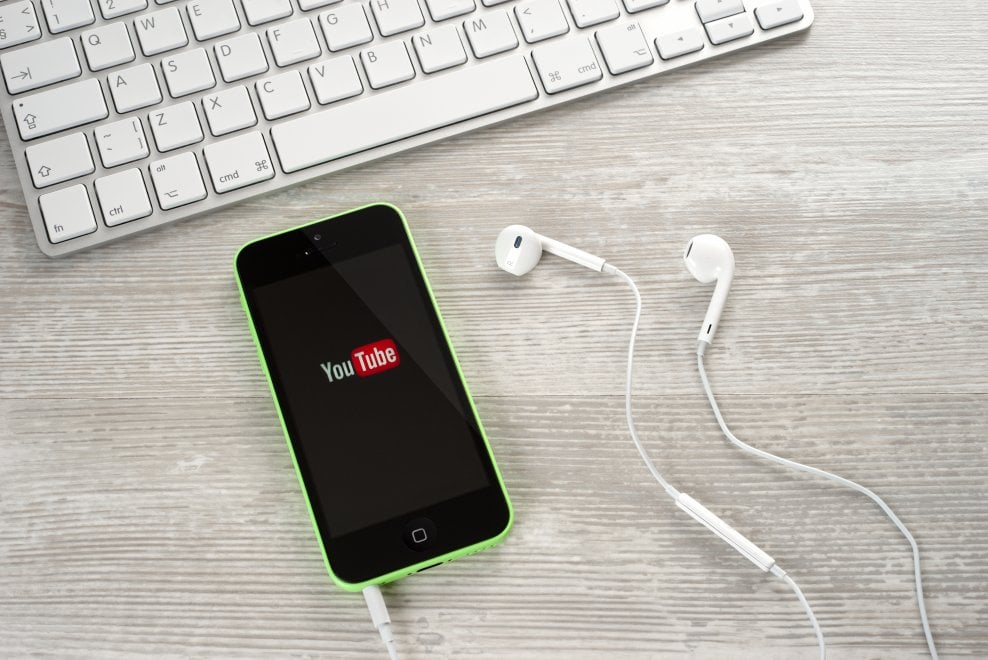 Non solo social: dalla musica alla chat, le nuove mete digitali dei teenager