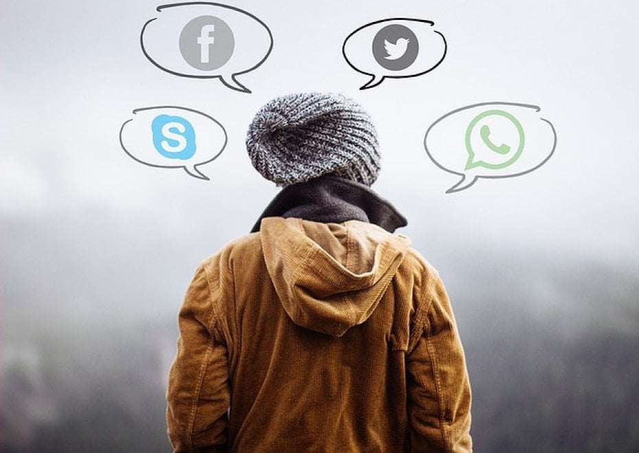 Non solo social: dalla musica alla chat, le nuove mete digitali dei teenager