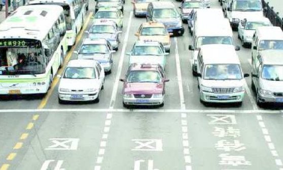 Nel paradiso dell'auto tra vendite record e prime sbandate