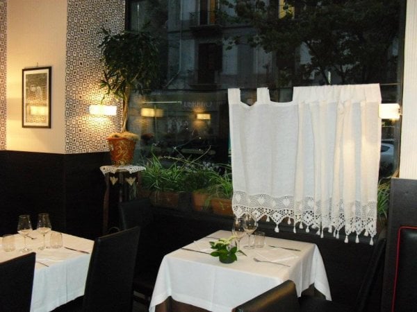 Napoli e la passeggiata del gusto di fronte al Golfo