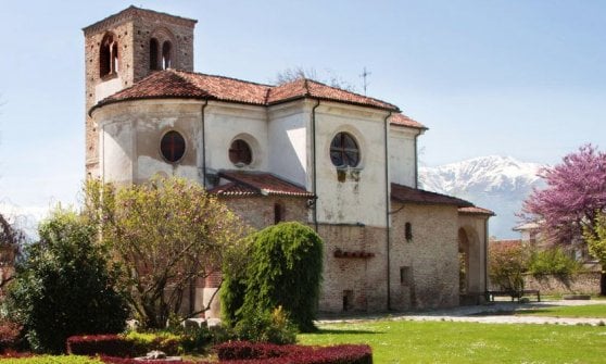 L'abbazia di Cavour, borgo delle Terre d'Acaia