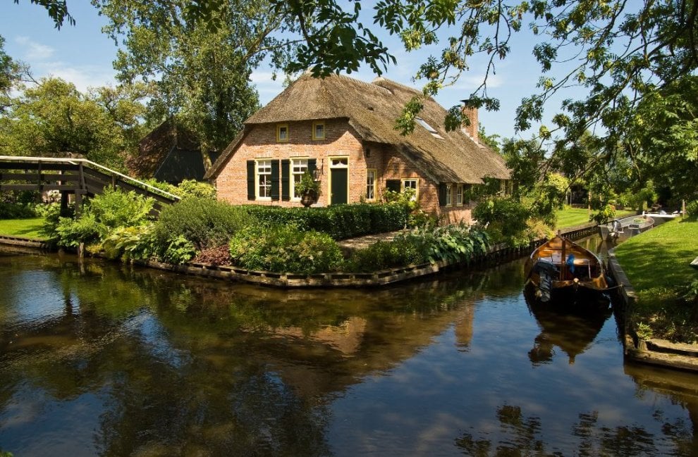 Giethoorn, la 'Venezia del Nord' che ha bandito le auto