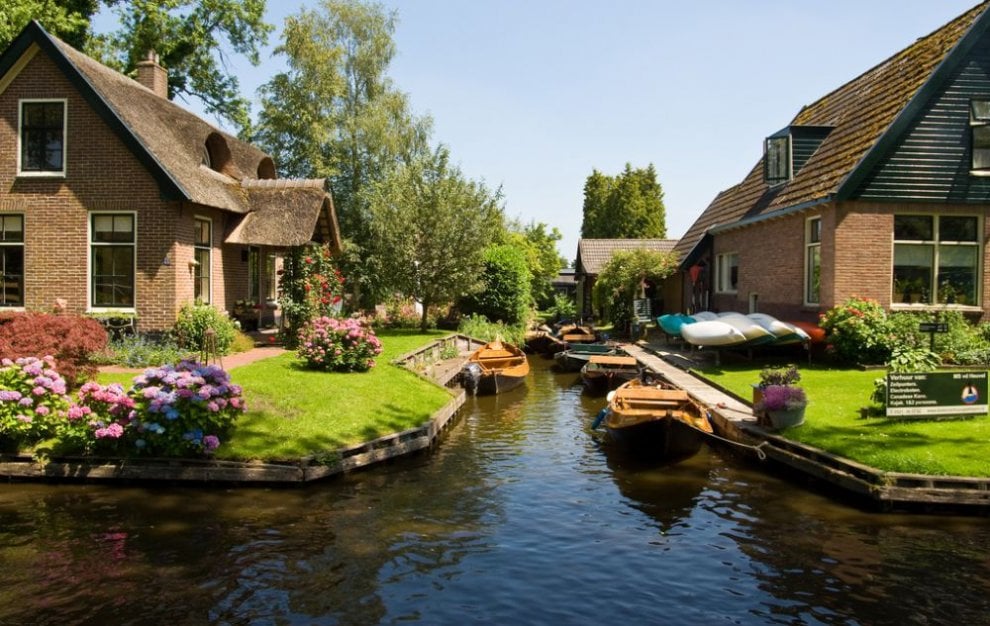 Giethoorn, la 'Venezia del Nord' che ha bandito le auto