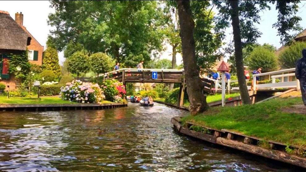 Giethoorn, la 'Venezia del Nord' che ha bandito le auto