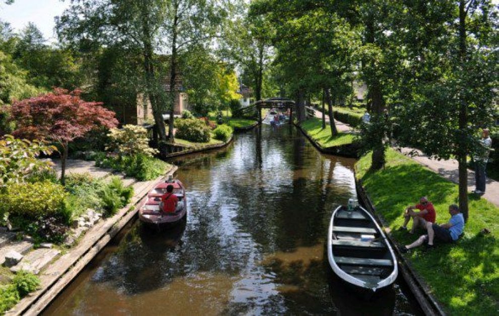 Giethoorn, la 'Venezia del Nord' che ha bandito le auto