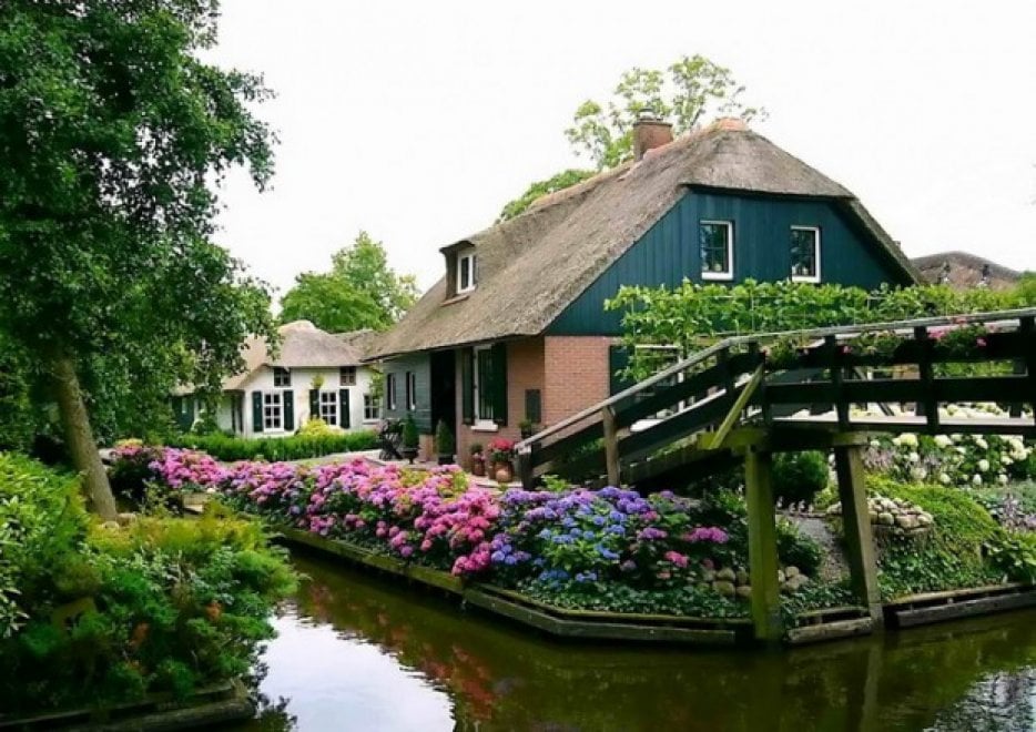 Giethoorn, la 'Venezia del Nord' che ha bandito le auto