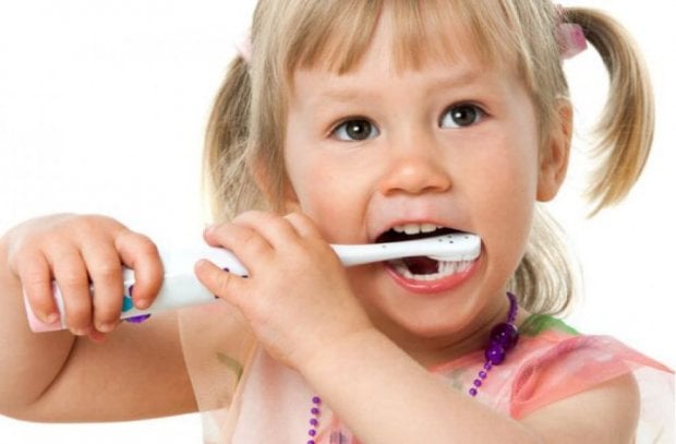 Dieci passi per prevenire la carie in gravidanza e nell'età pediatrica
