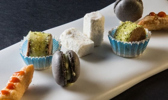 Parte della piccola pasticceria del ristorante