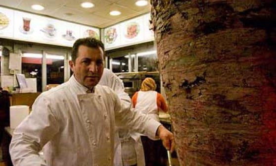 Kebab (r)evolution: i segreti e i luoghi dello street food più famoso del mondo