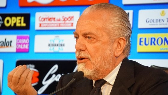 Napoli, De Laurentiis: ''Higuain ha poca cultura. Mertens? Decide la moglie''
