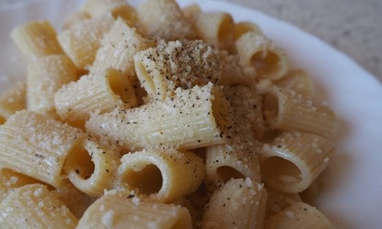 Cacio e pepe, ricetta tradizionale romana