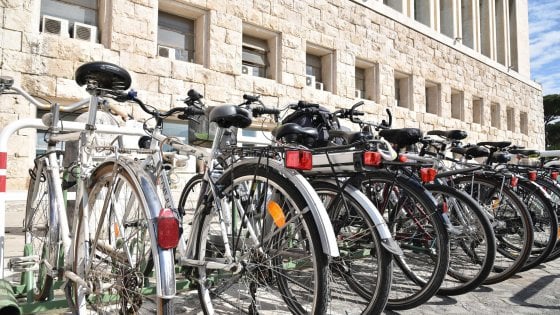 I ciclisti italiani cambiano passo: boom di biciclette elettriche - la  Repubblica