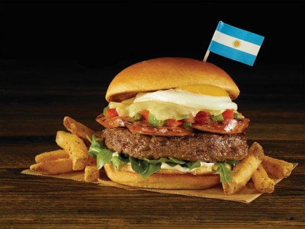 Paese che vai, hamburger che trovi: eccone 8 per fare un giro del mondo