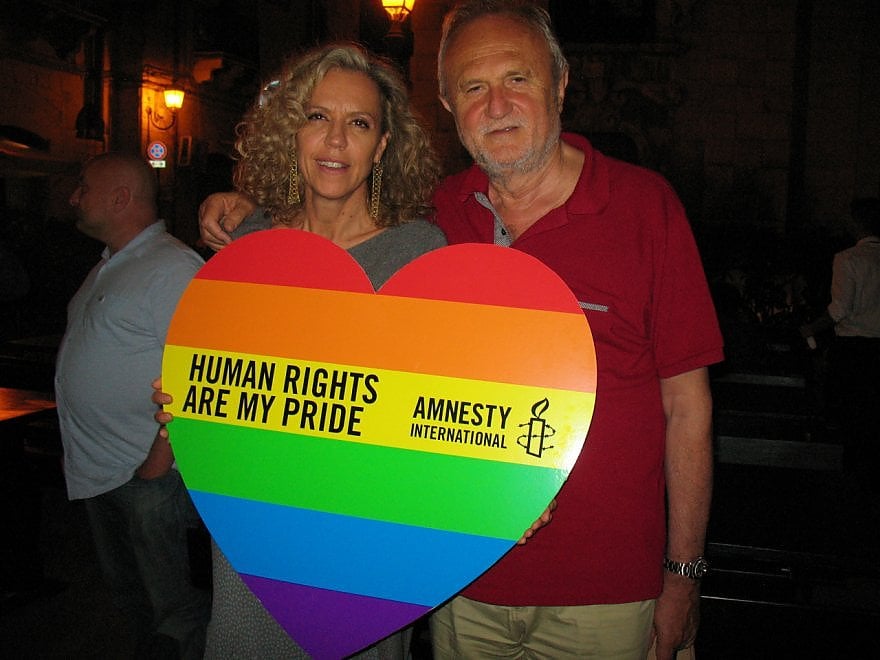 Anniversario di nozze, Cirinnà al marito: "Amore mio, festeggiamo al Gay pride"